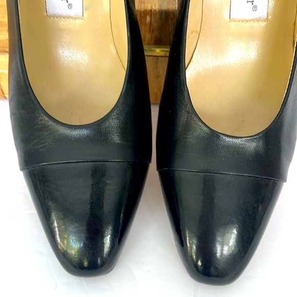 Etienne Aigner Shoes - Vintage Etienne Aigner Black Pumps: S-8M